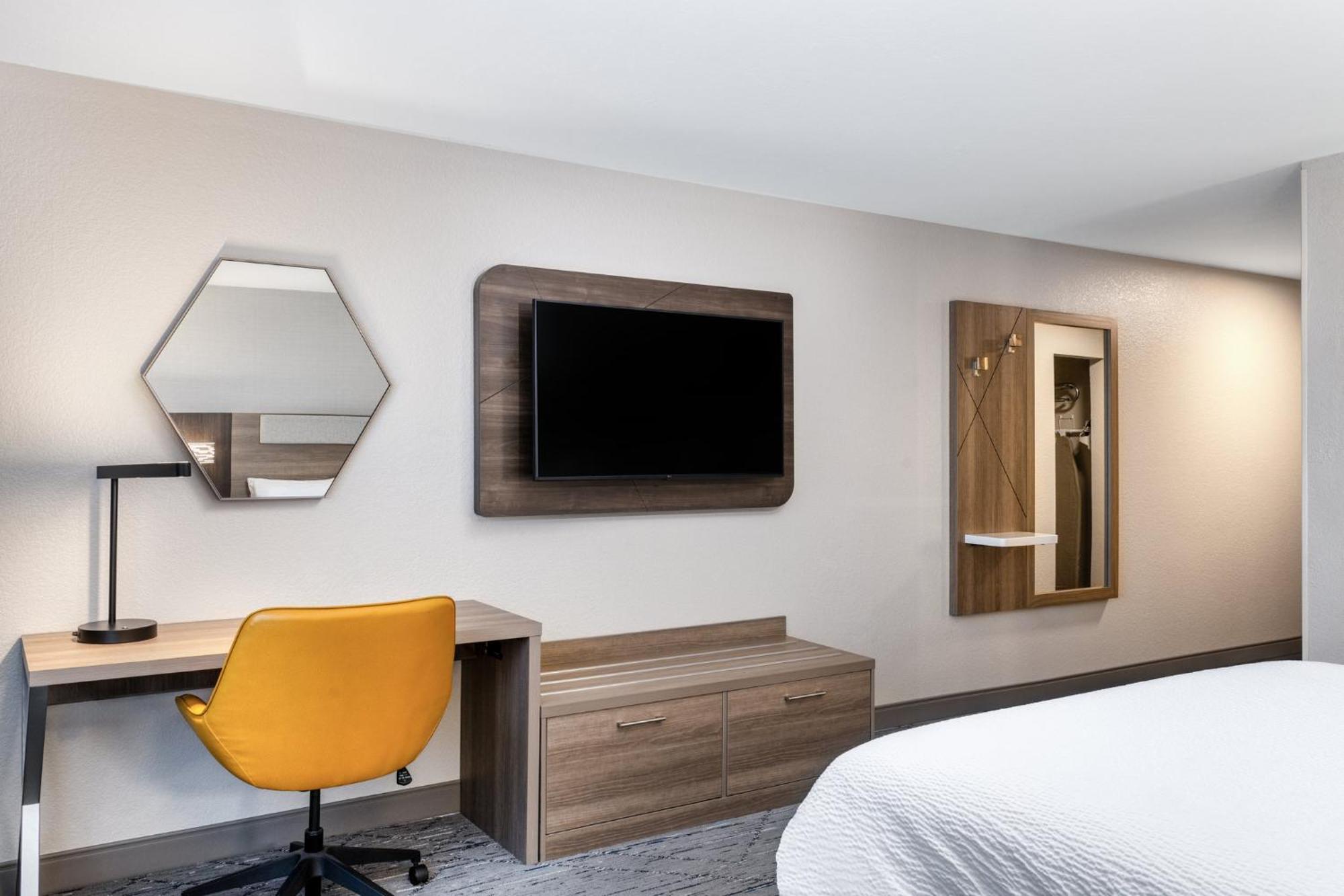 Holiday Inn Express & Suites - Green Bay East By Ihg Exterior foto